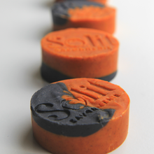 Charger l'image dans la galerie, Savon Urucum & Charbon